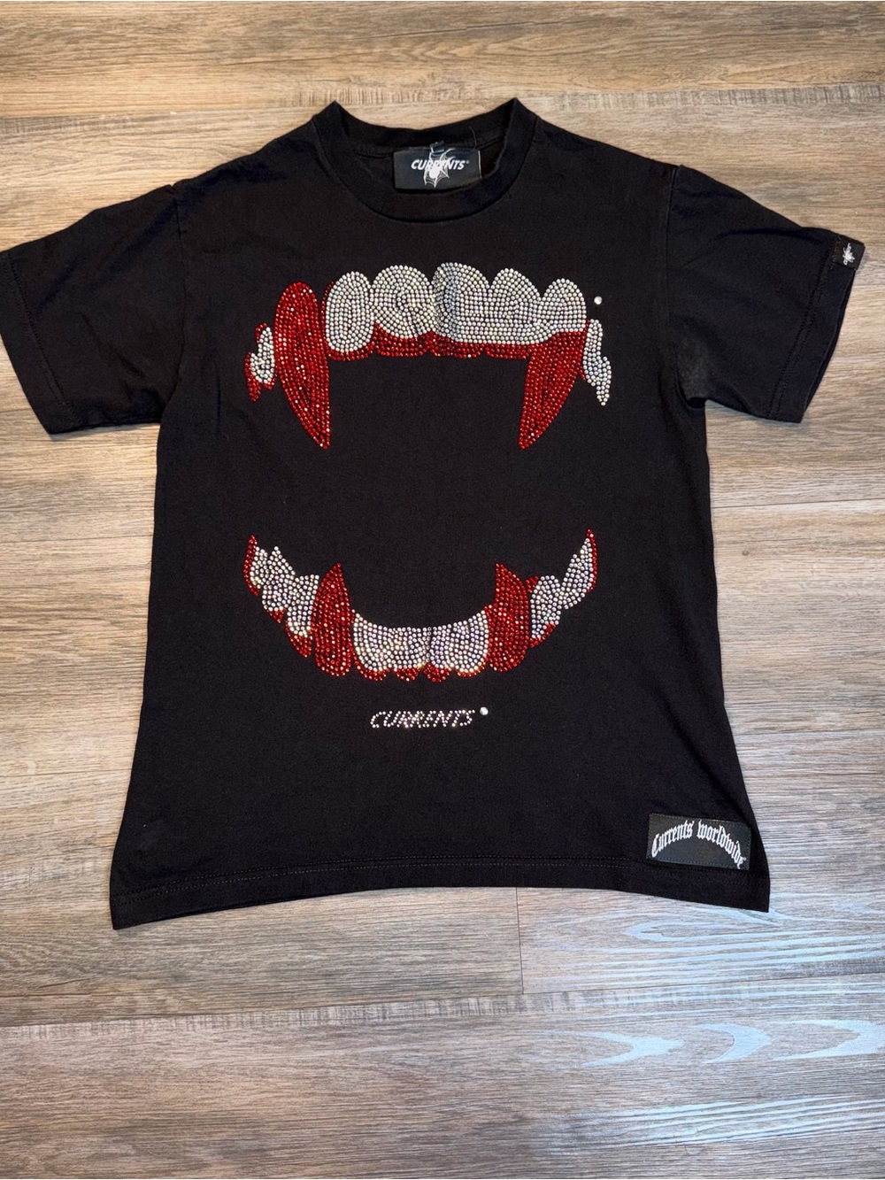 CURRENTS Brand Shirt Womens Small Bold Vampire Teeth Graphic w/Bling Rhinestones